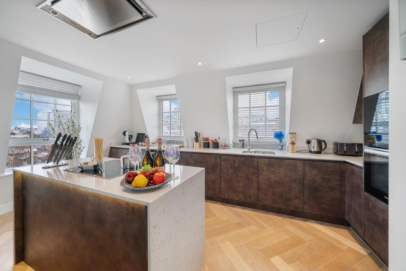 Apartment Elegant 3-bedroom Penthouse In Marble Arch 70 *