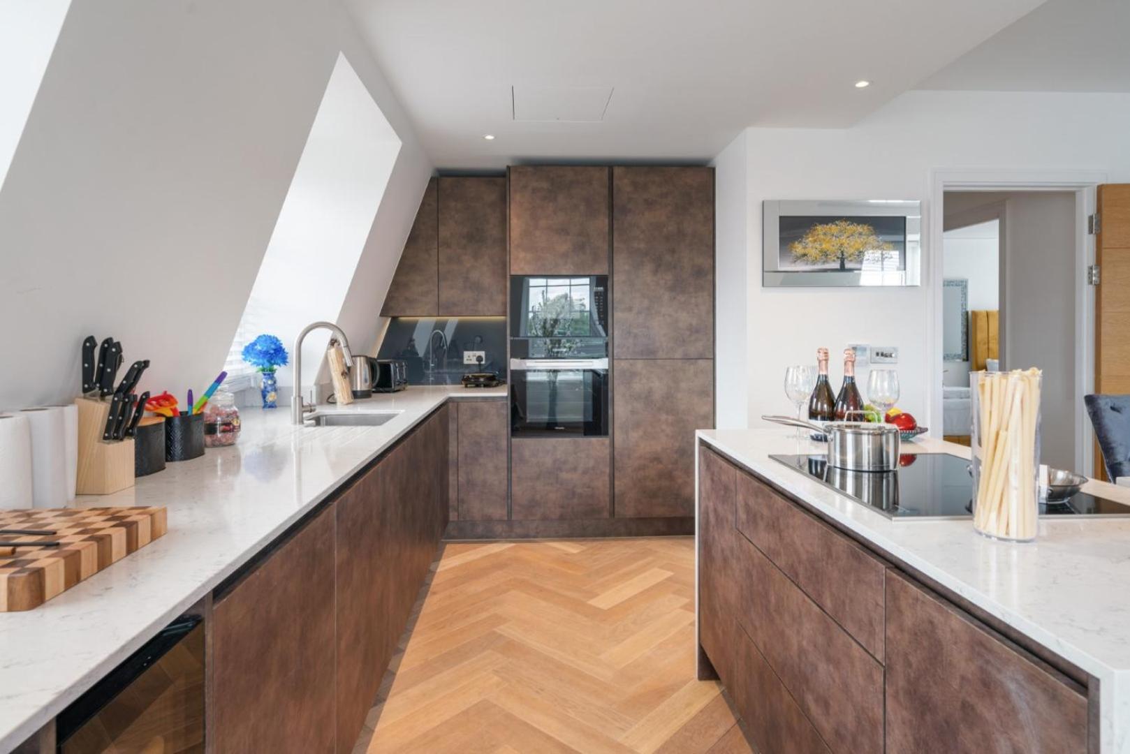 Elegant 3-bedroom Penthouse In Marble Arch 70 *