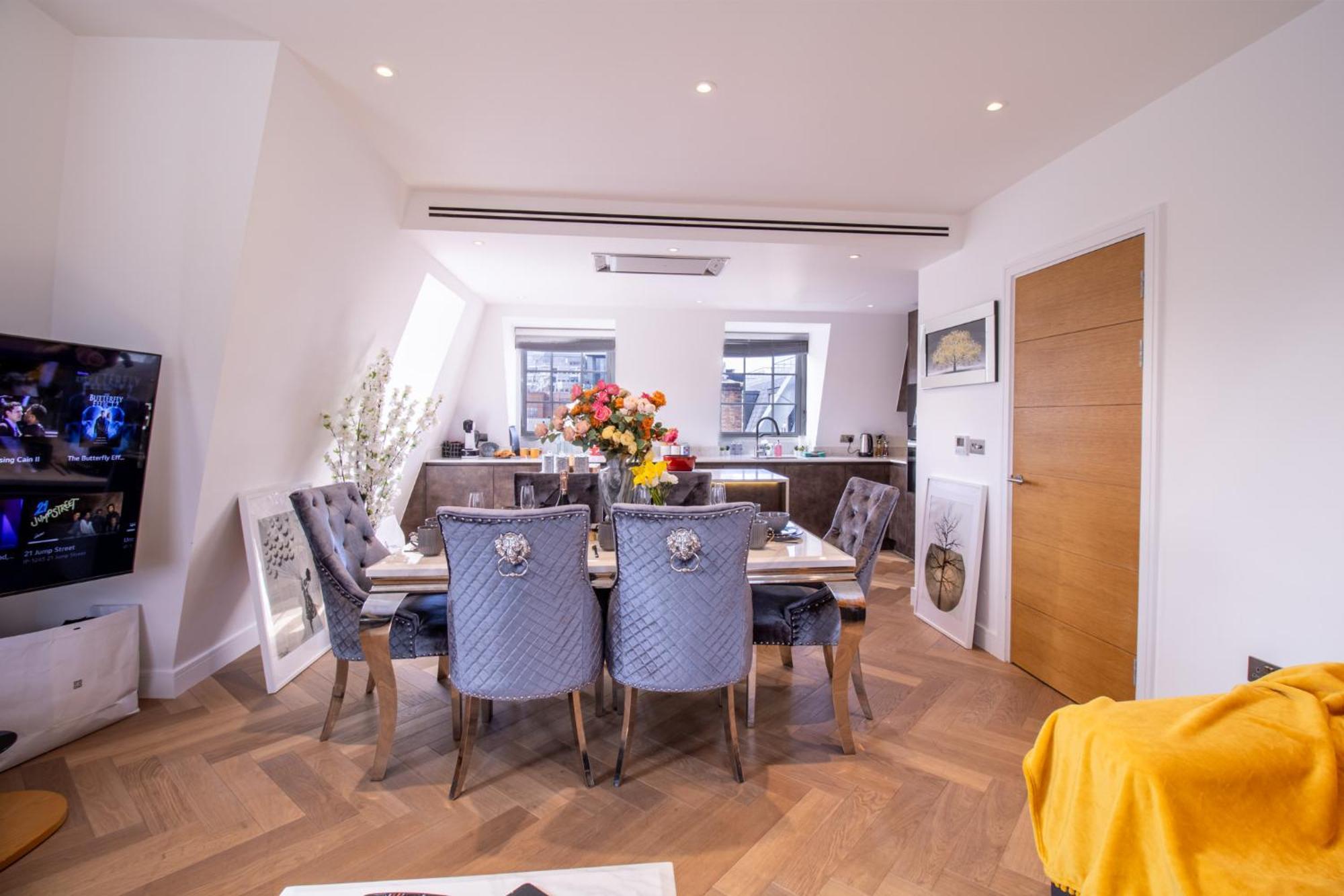 Elegant 3-bedroom Penthouse In Marble Arch 70 *