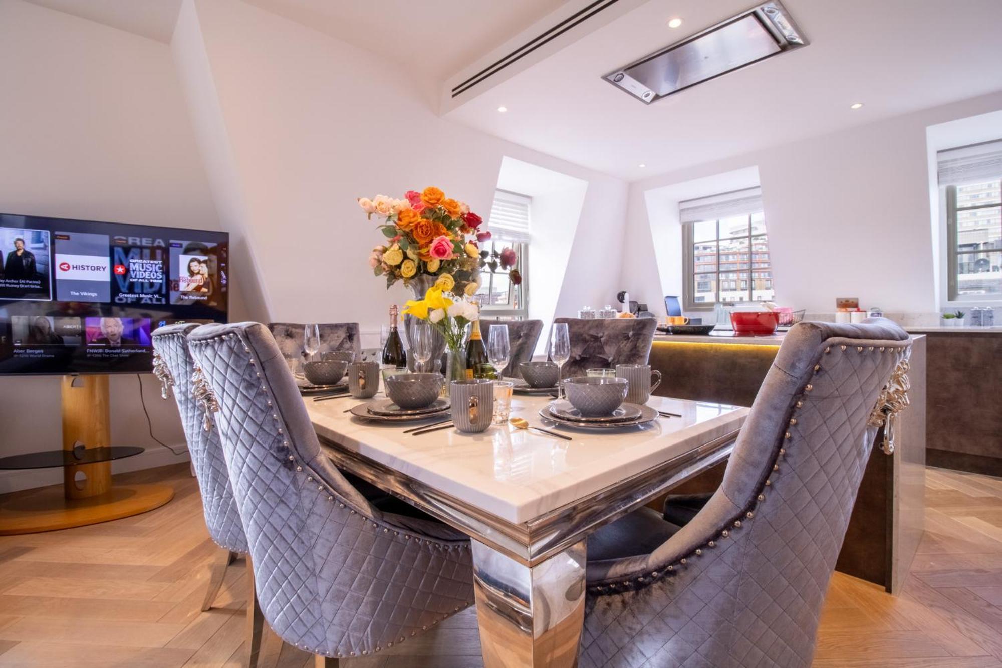 Elegant 3-bedroom Penthouse In Marble Arch 70 Apartment