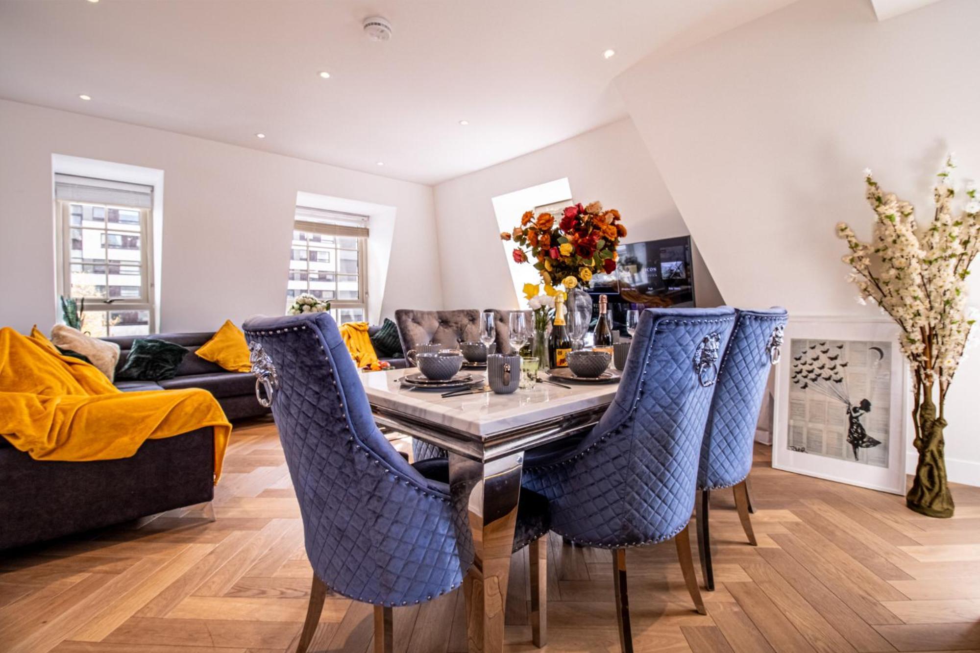 Elegant 3-bedroom Penthouse In Marble Arch 70 Apartment